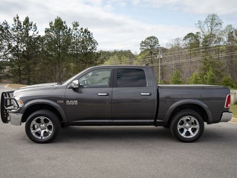 Used 2018 RAM 1500 Laramie w/ Convenience Group AWD/4WD image 5