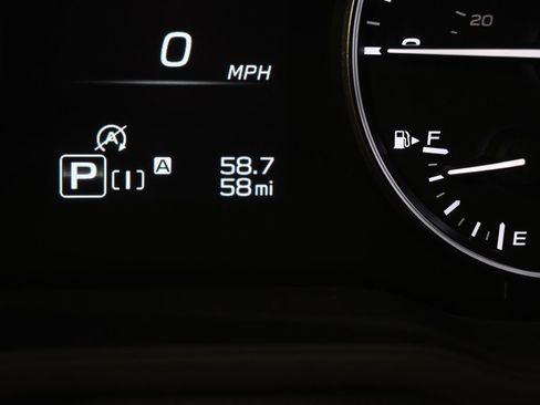 Certified 2025 Subaru Crosstrek 2.0i Premium image 24