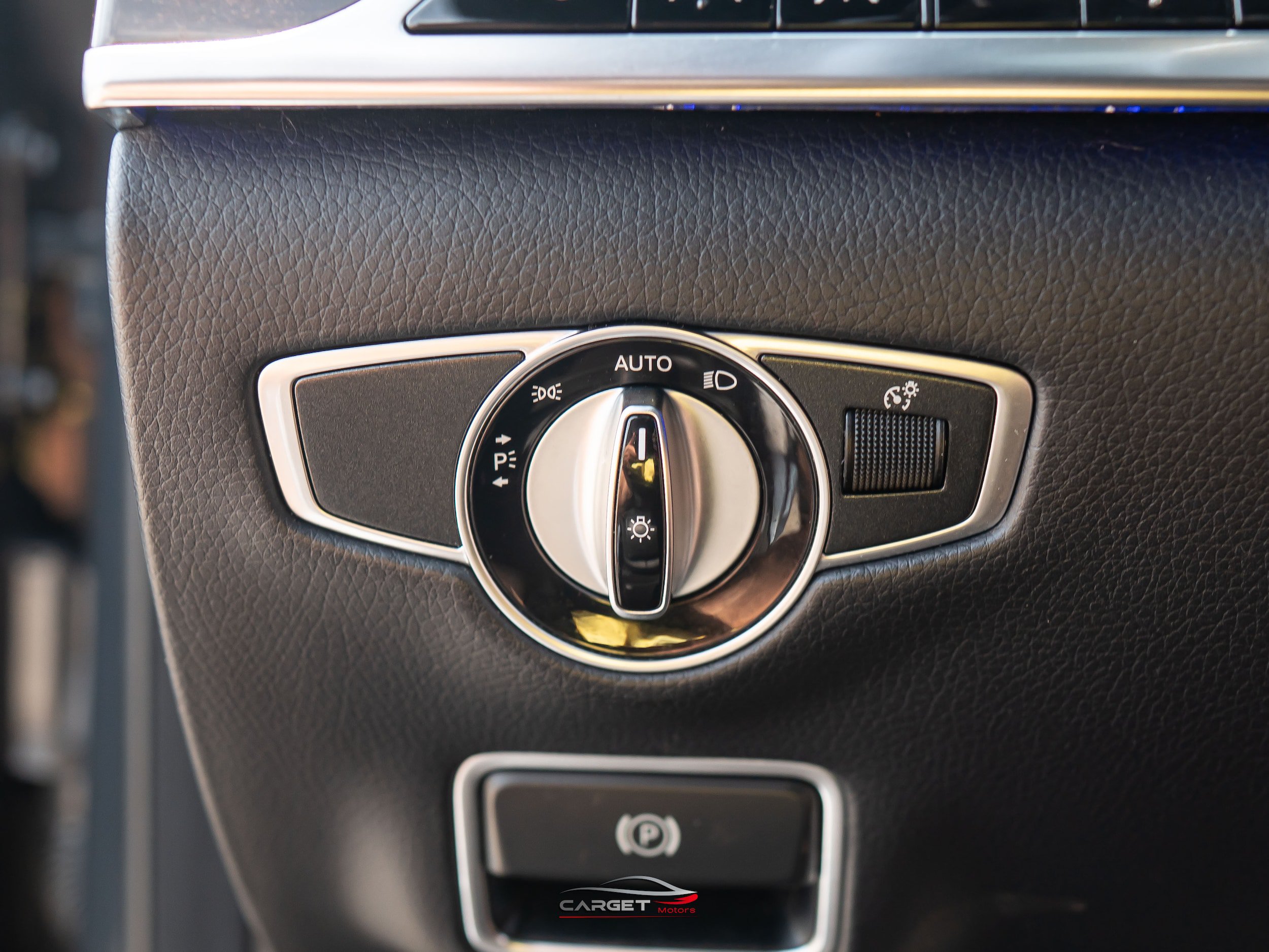 Used 2019 Mercedes-Benz S 560 4MATIC Sedan image 37