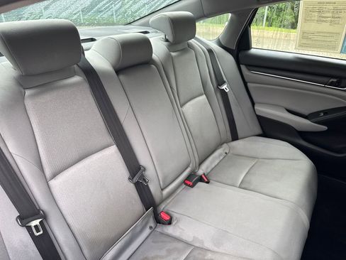 Used 2018 Honda Accord EX image 33