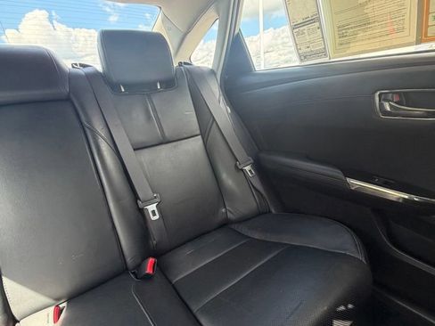 Used 2013 Toyota Avalon Limited w/ Technology Pkg FWD image 16