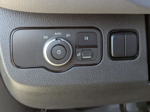 Used 2019 Mercedes-Benz Sprinter 2500 image 24