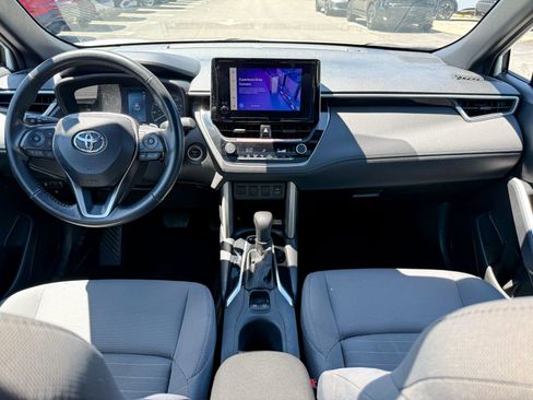 Used 2023 Toyota Corolla Cross AWD Hybrid w/ Moonroof Package image 31