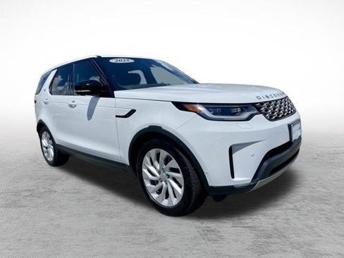 Certified 2025 Land Rover Discovery S AWD/4WD image 3