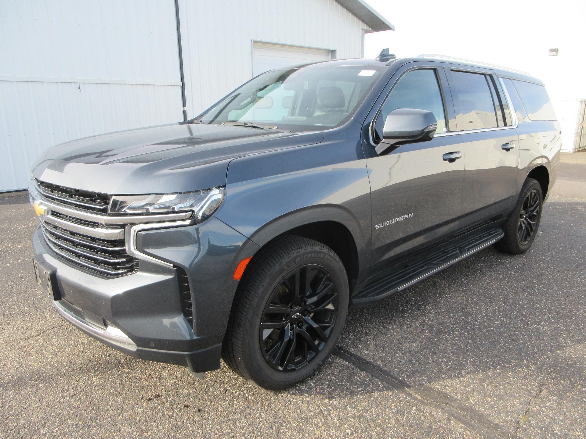 Used 2021 Chevrolet Suburban LT w/ LT Signature Package AWD/4WD image 1