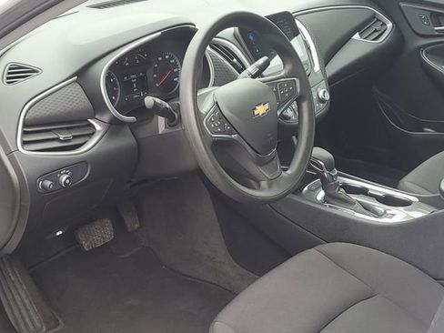 Used 2025 Chevrolet Malibu LT image 10