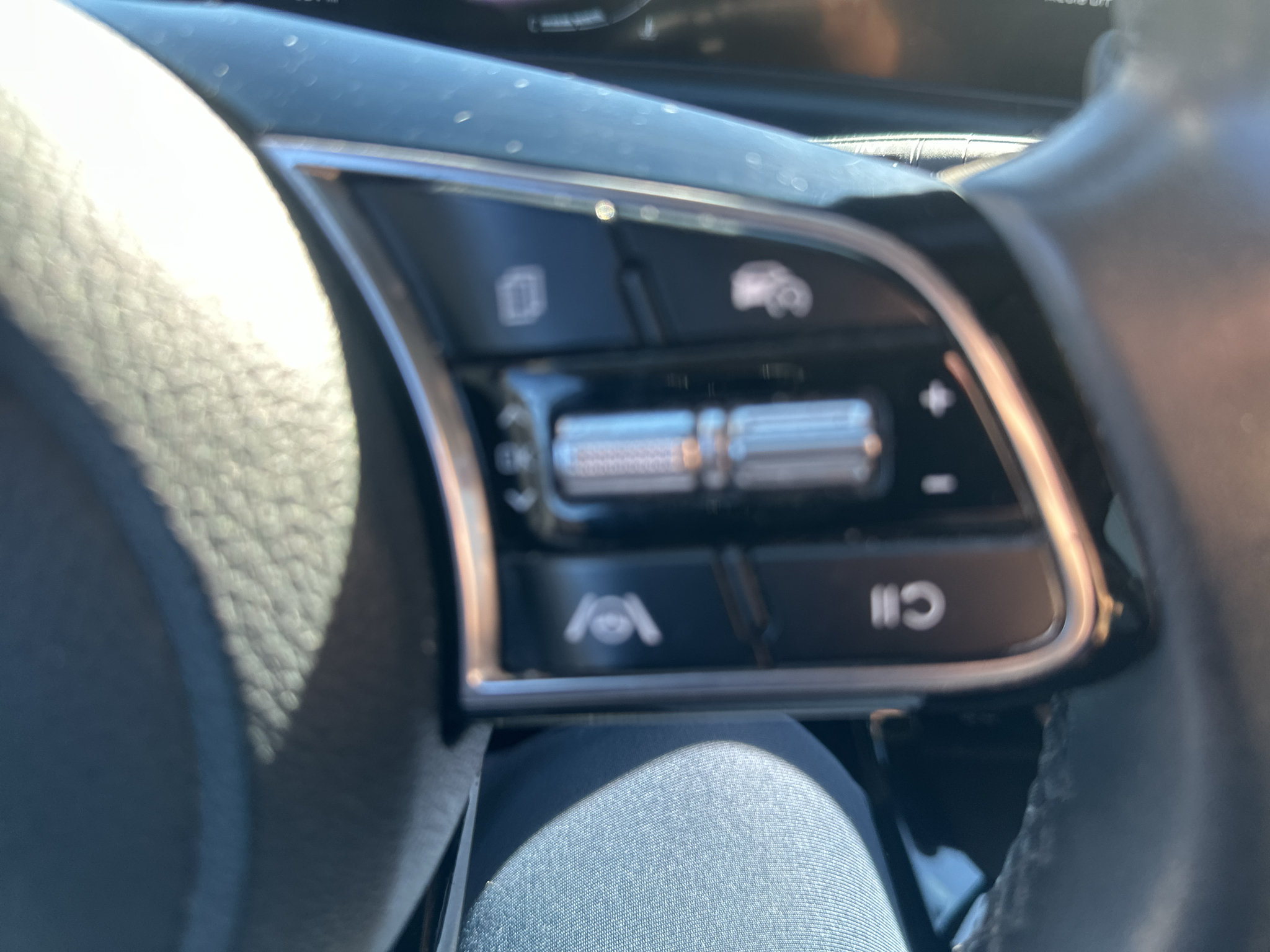 Used 2025 Kia Seltos S FWD image 10