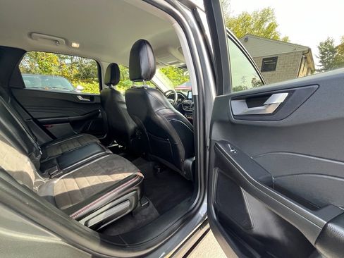 Used 2022 Ford Escape SEL w/ SEL Stealth AWD Package image 7