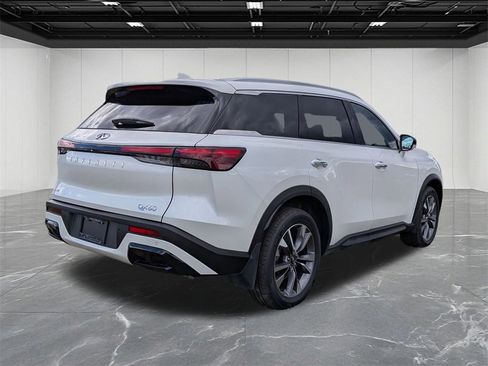 Certified 2025 INFINITI QX60 Luxe image 5