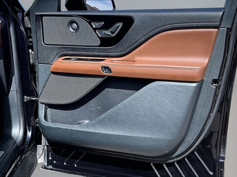 Used 2024 Lincoln Aviator Reserve w/ Equipment Group 201A image 27