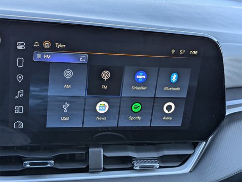 Used 2025 Chevrolet Equinox LT w/ Convenience Package II image 7