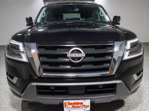 Used 2022 Nissan Armada SL w/ Captain's Chairs Package image 4