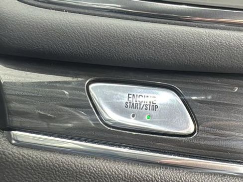 Used 2024 Buick Enclave Premium image 27