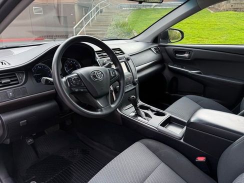 Used 2017 Toyota Camry LE image 9