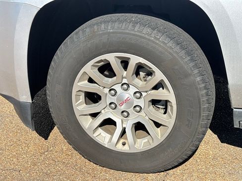 Used 2018 GMC Yukon SLT image 24