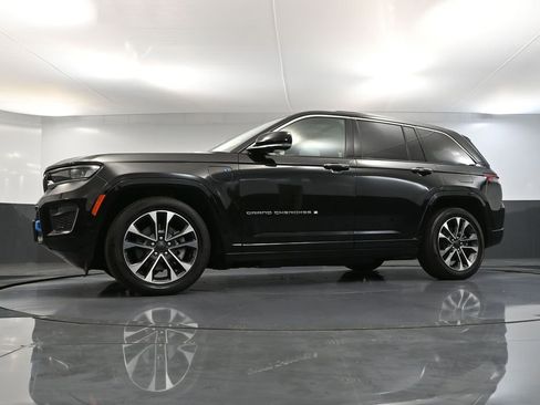 Used 2022 Jeep Grand Cherokee Overland w/ Luxury Tech Group IV image 62