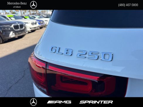 Certified 2022 Mercedes-Benz GLB 250 w/ Premium Package Lite image 5