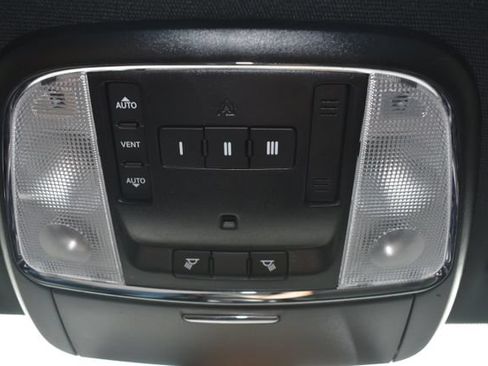 Used 2017 Dodge Charger SXT w/ AWD Plus Group image 37