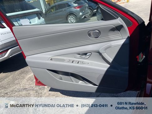 Used 2025 Hyundai Elantra Sport FWD image 26