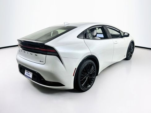 Used 2023 Toyota Prius XLE image 5
