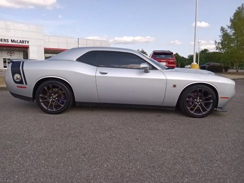 Used 2022 Dodge Challenger R/T Scat Pack w/ Driver Convenience Group RWD image 2