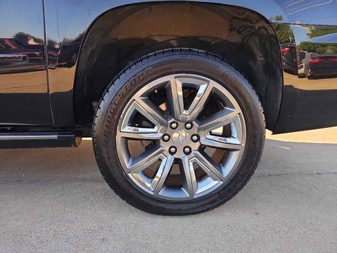 Used 2016 Chevrolet Suburban LTZ image 11