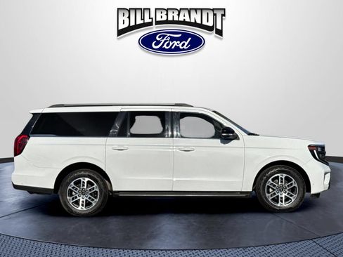 Used 2025 Ford Expedition Max Active AWD/4WD image 2