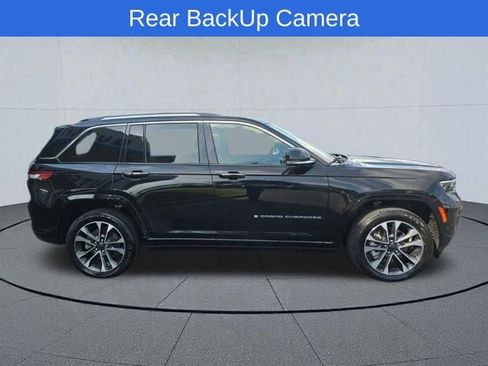 Used 2022 Jeep Grand Cherokee Overland w/ Luxury Tech Group IV AWD/4WD image 8