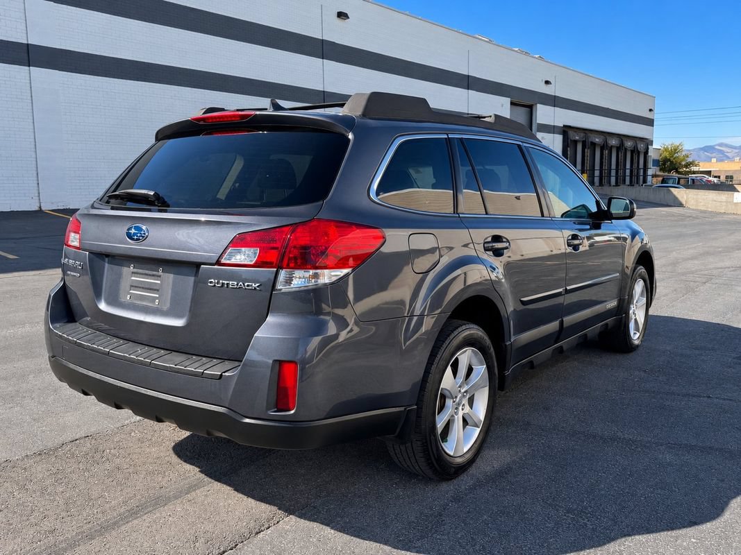 Used 2014 Subaru Outback 2.5i Limited w/ Moonroof Package AWD/4WD image 5