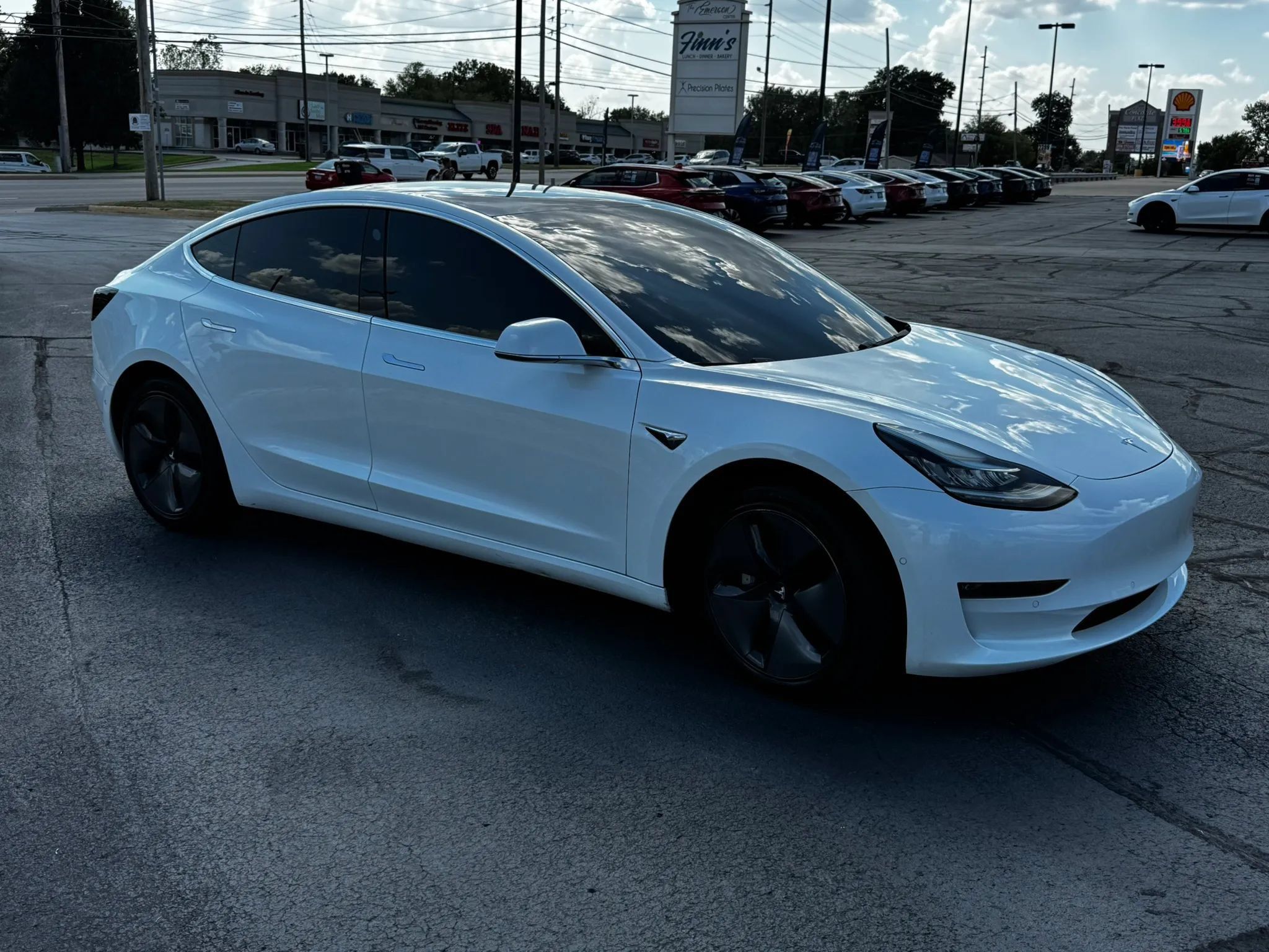 Used 2018 Tesla Model 3 Long Range RWD image 3
