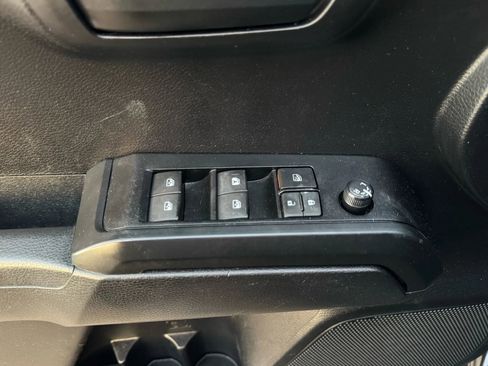 Used 2023 Toyota Tacoma SR AWD/4WD image 36