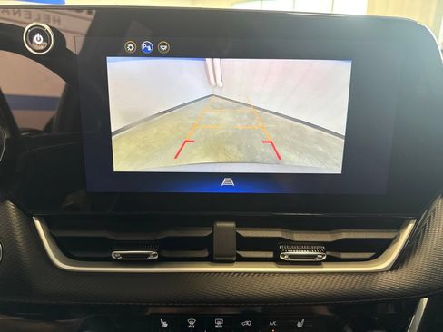 Used 2026 Chevrolet Equinox LT AWD/4WD image 15