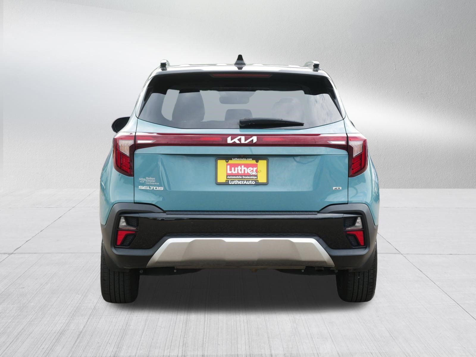 Used 2024 Kia Seltos S AWD/4WD image 6