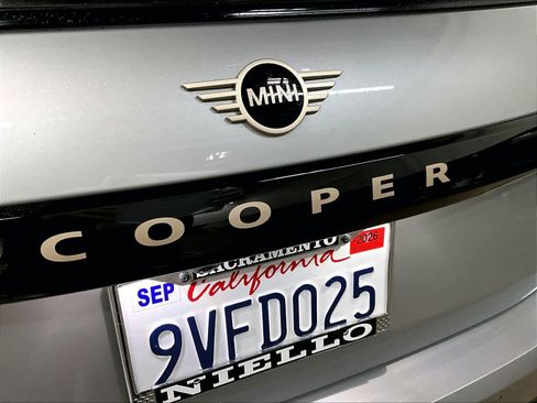 Used 2025 MINI Cooper 2-Door Hardtop image 11