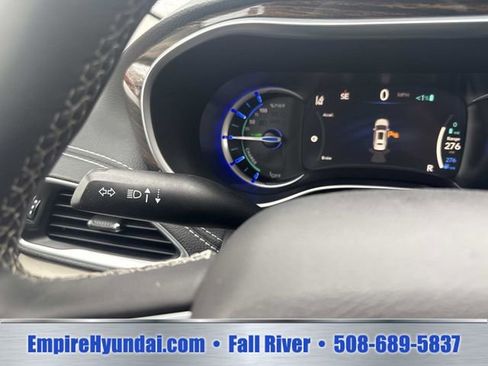 Used 2023 Chrysler Pacifica Limited FWD image 32