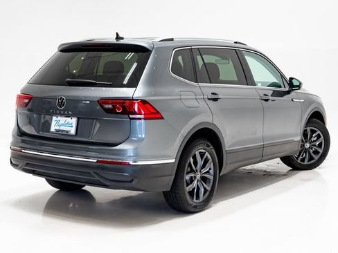 Used 2023 Volkswagen Tiguan SE FWD image 32