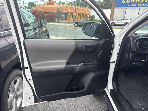 Used 2021 Toyota Tacoma SR AWD/4WD image 5