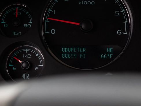 Used 2013 Chevrolet Avalanche LTZ image 33