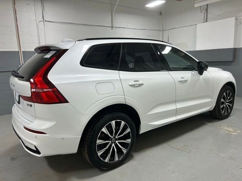 Certified 2025 Volvo XC60 B5 Core image 2
