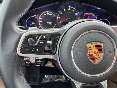 Used 2022 Porsche Cayenne image 20