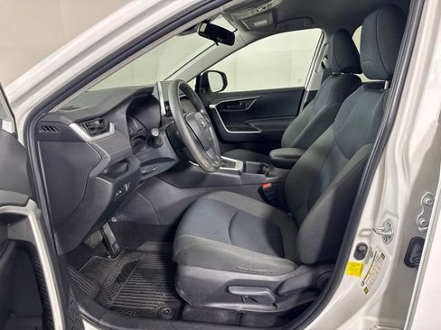 Used 2023 Toyota RAV4 LE AWD/4WD image 11