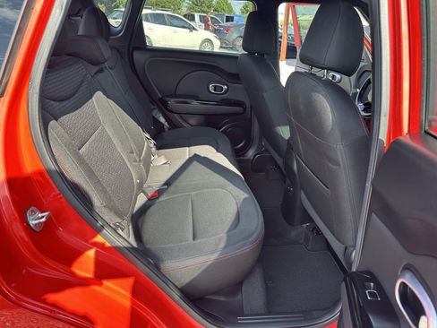 Used 2019 Kia Soul + image 18