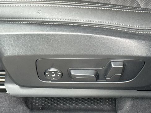 Used 2025 BMW X1 xDrive28i AWD/4WD image 14
