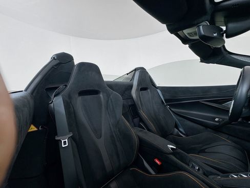 Used 2024 McLaren 750S Spider image 26