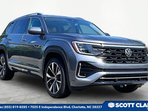 Used 2024 Volkswagen Atlas SEL Premium R-Line AWD/4WD image 1