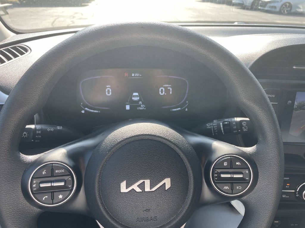Used 2023 Kia Soul LX FWD image 26
