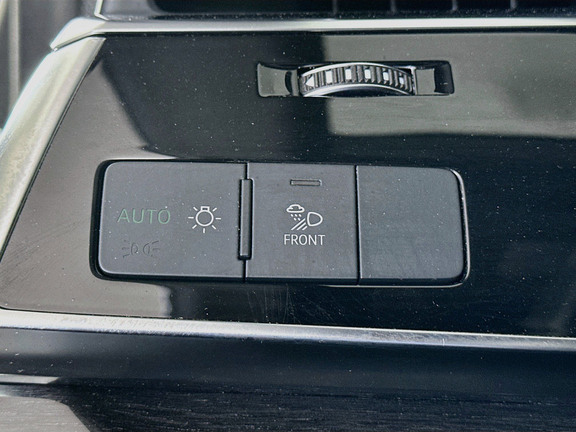 Used 2019 Audi Q8 Premium Plus AWD/4WD image 17