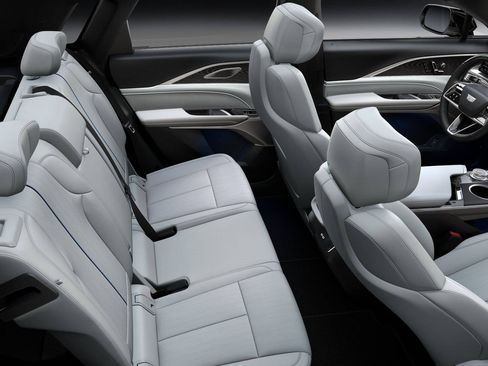 New 2024 Cadillac Lyriq Luxury image 43