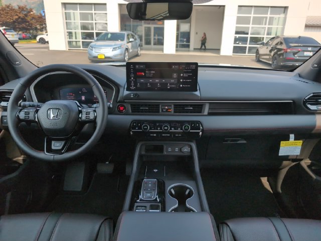 Used 2026 Honda Pilot Black Edition image 13