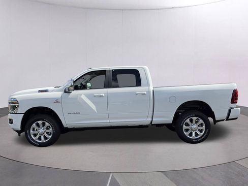 New 2026 RAM 2500 Laramie AWD/4WD image 2